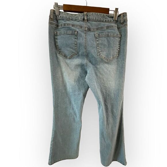 Style & Co. Denim jeans light wash straight women’s size 10p - Picture 2 of 4